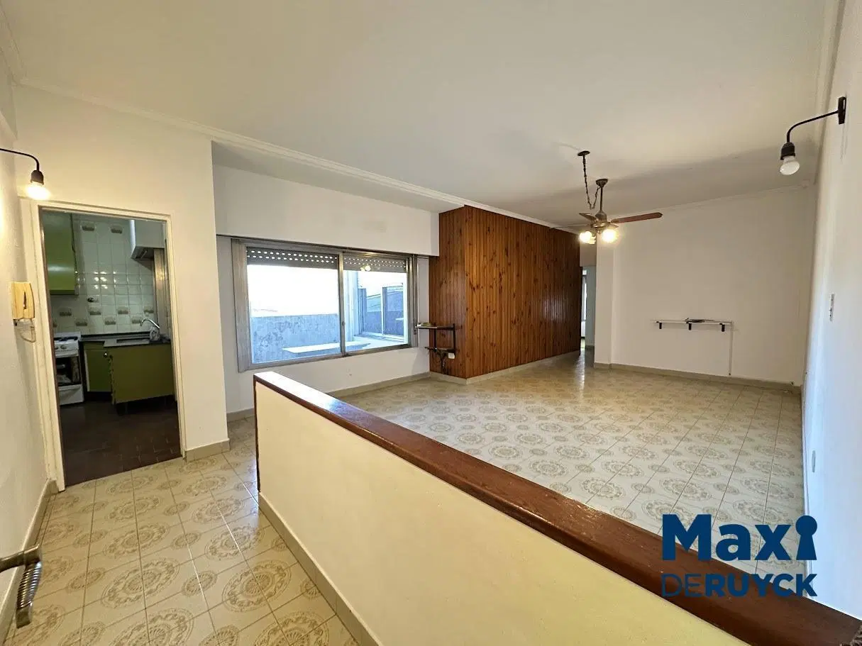 Departamento 3 ambientes con patio y terraza 2