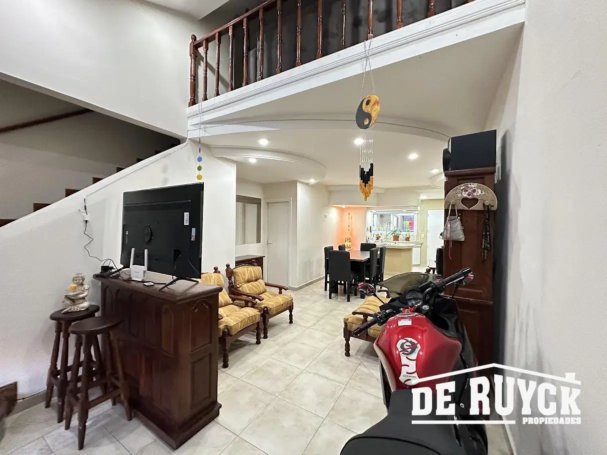 Chalet 4 ambientes en Barrio Parque Calchaqui, Quilmes 5