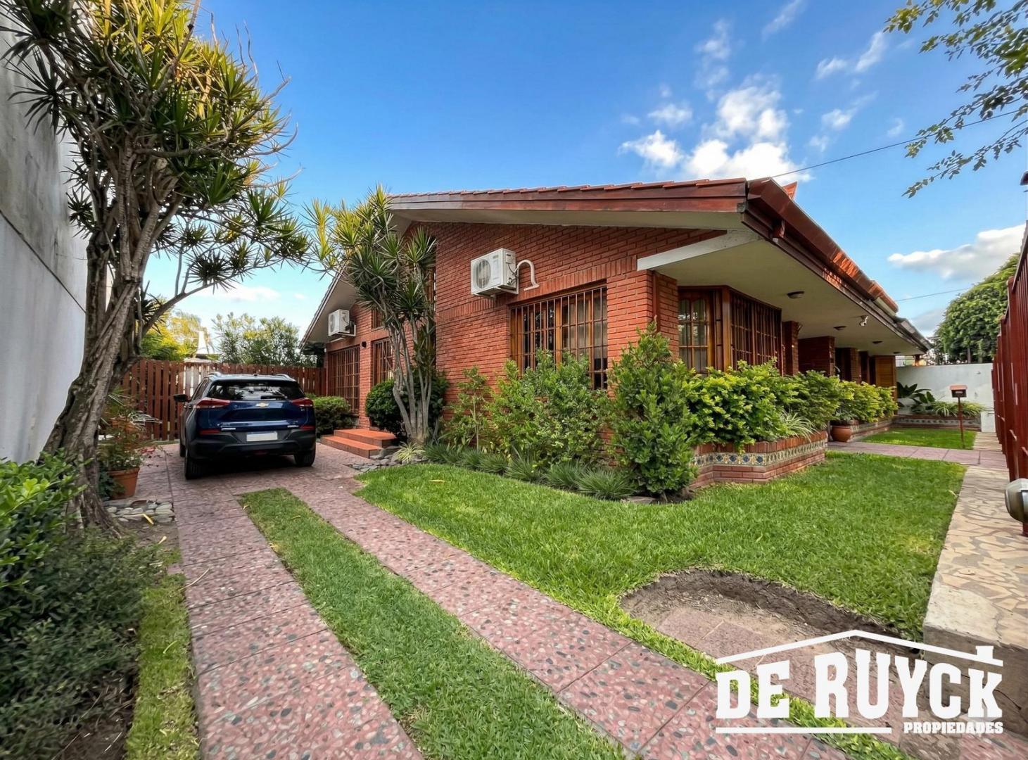 Foto de Chalet con verde y pileta, sobre 2 lotes, Barrio Parque Calchaqui, imagen 1