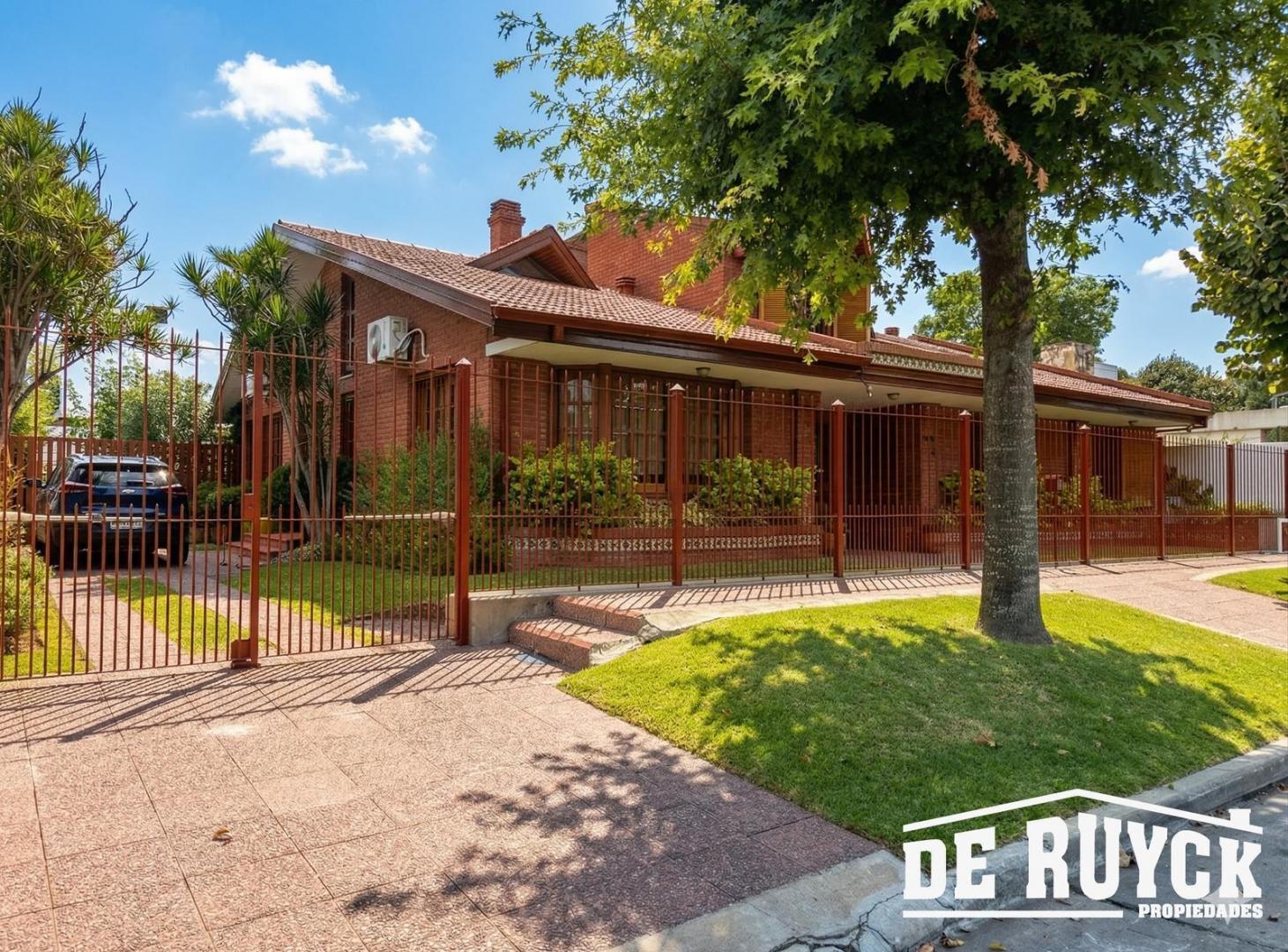 Foto de Chalet con verde y pileta, sobre 2 lotes, Barrio Parque Calchaqui, imagen 2
