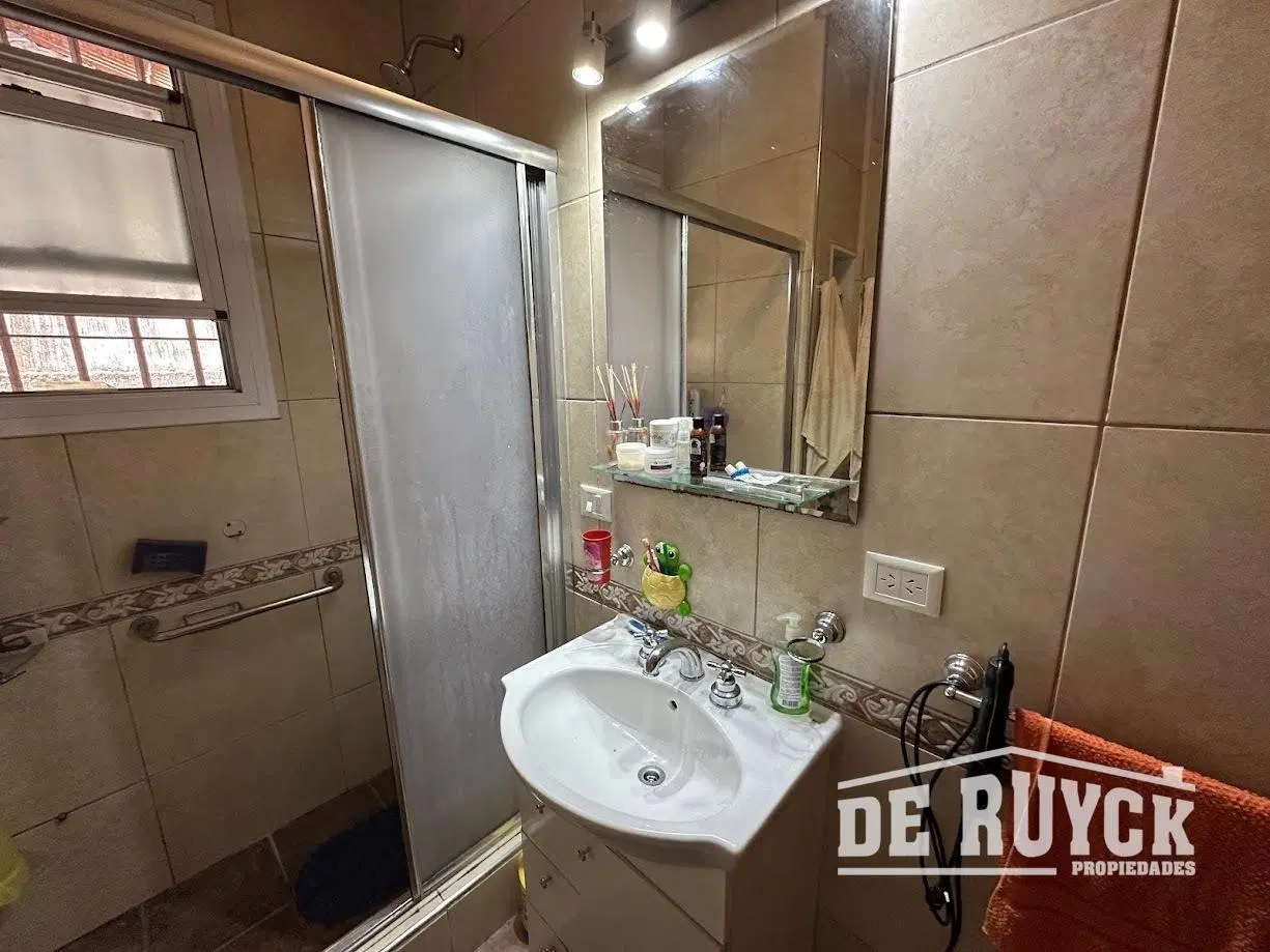 Casa 3 ambientes Quilmes Oeste a pasos de Calchaqui 4