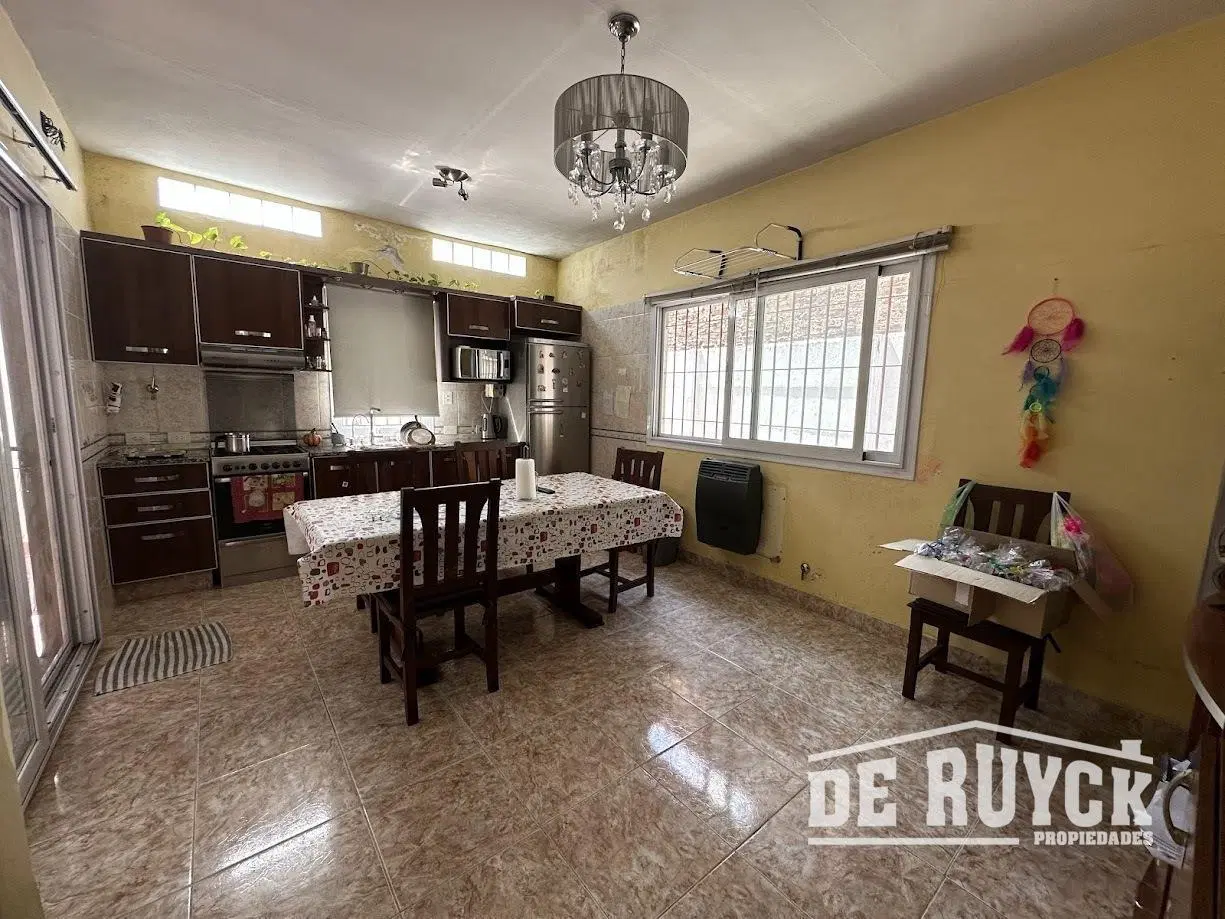 Casa 3 ambientes Quilmes Oeste a pasos de Calchaqui 3