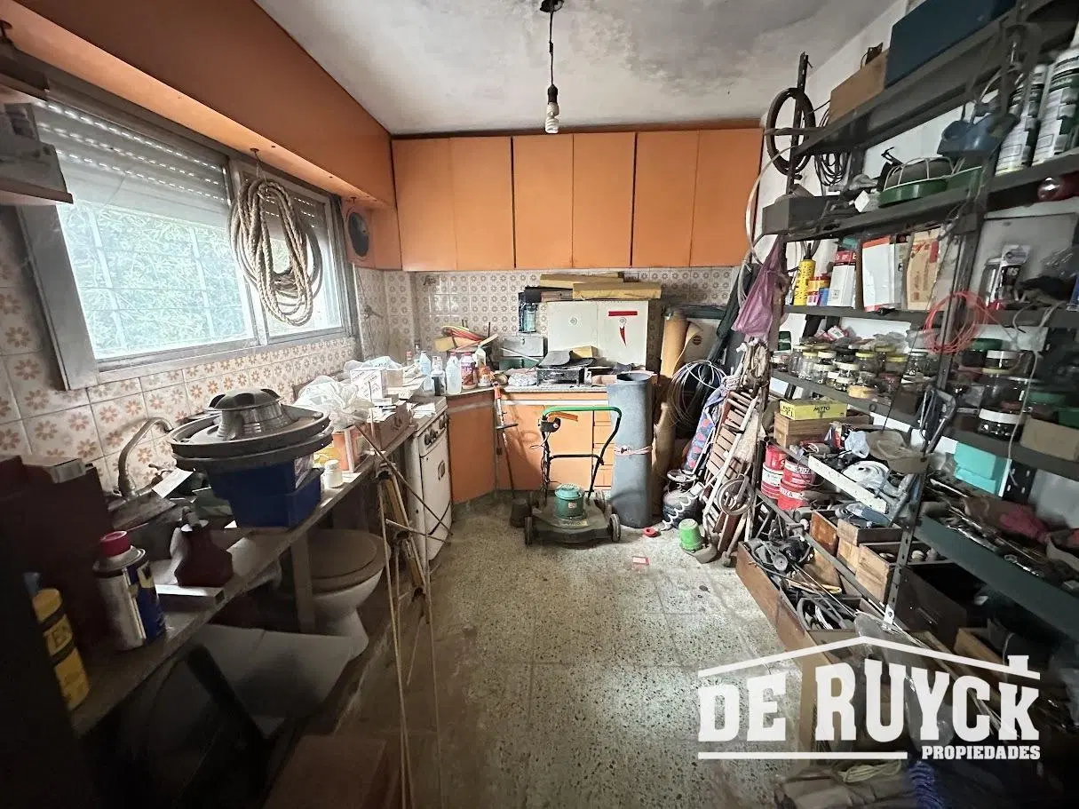 Galpón o Local con vivienda u oficinas sobre Camino General Belgrano 4