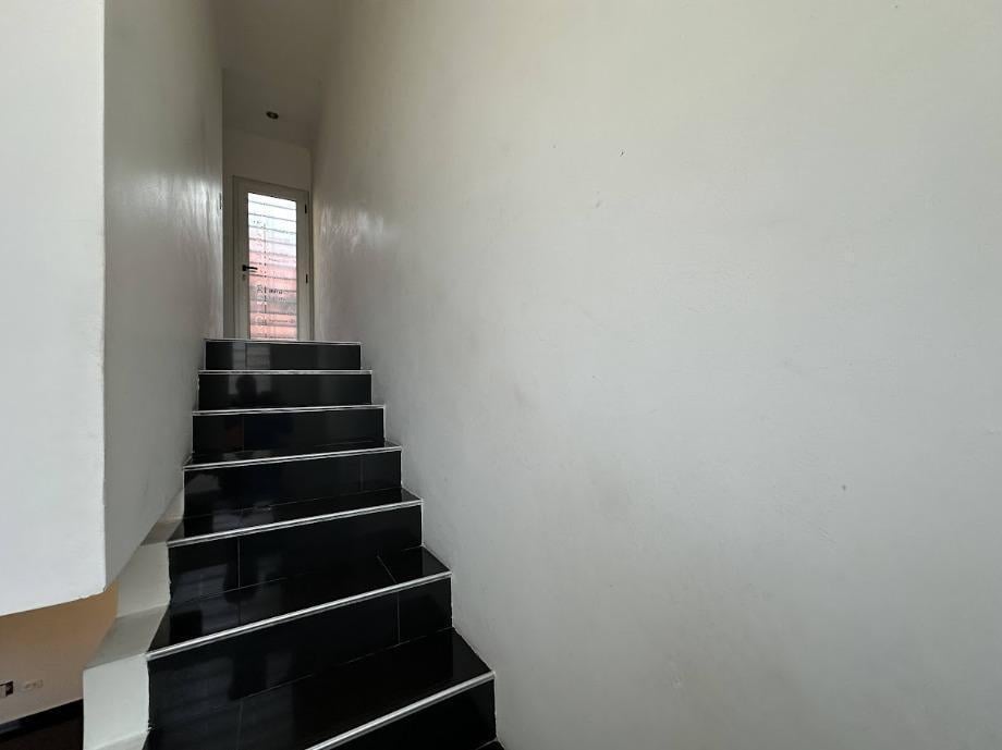 Foto de Duplex 3 ambientes moderno, a pasos de Avenida Mitre, imagen 4