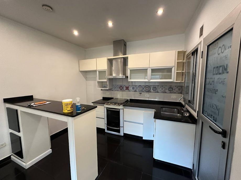 Foto de Duplex 3 ambientes moderno, a pasos de Avenida Mitre, imagen 1