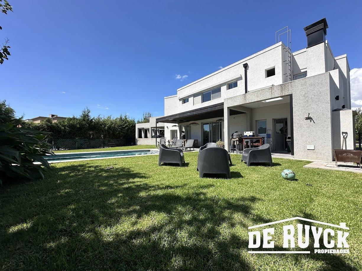 Foto de Casa 4 ambientes sobre amplio lote, imagen 5
