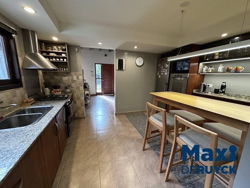 Foto de Casa moderna a pasos Cruce Varela, Calle 15 Berazategui, imagen 5