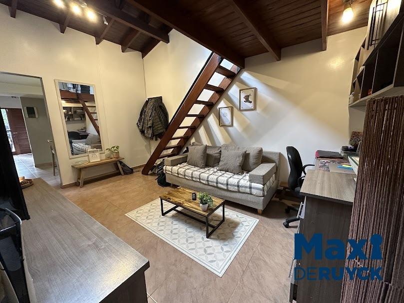 Foto de Casa moderna a pasos Cruce Varela, Calle 15 Berazategui, imagen 3