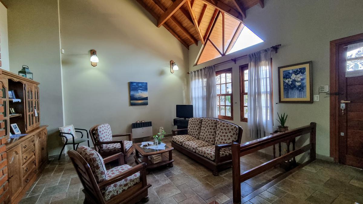 Foto de Importante chalet en Bernal Oeste, imagen 2