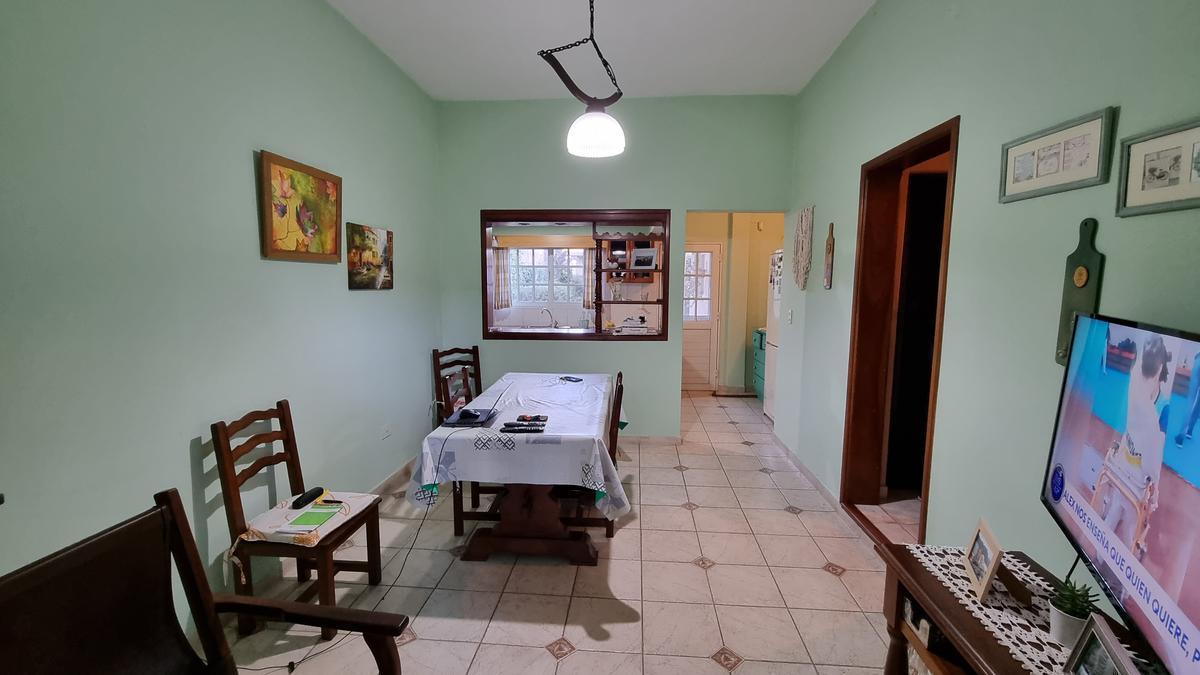 Foto de Importante chalet en Bernal Oeste, imagen 1