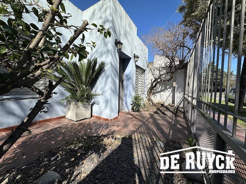 Foto de Casa con lote de 10x40 Quilmes Oeste, imagen 3