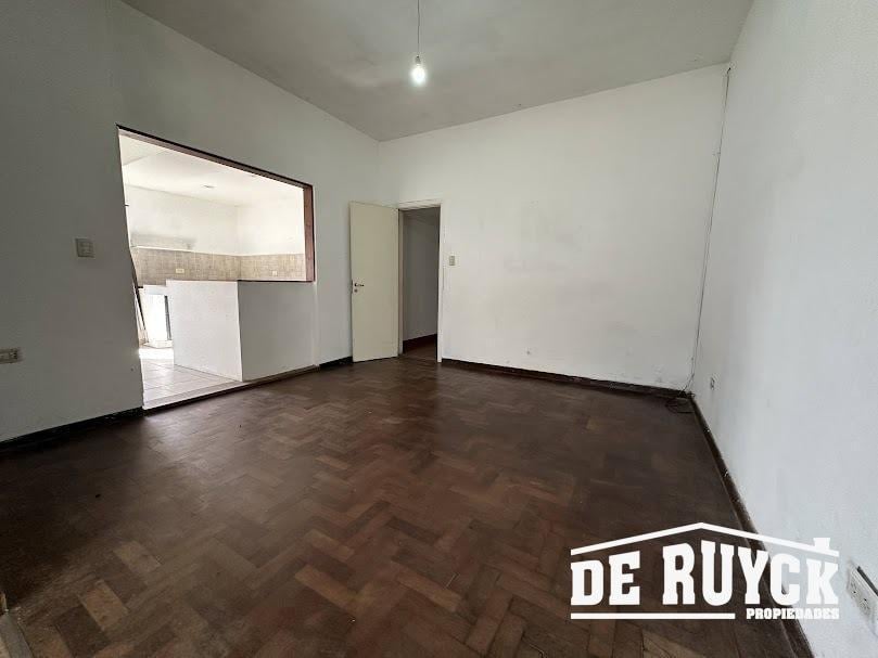 Foto de Casa con lote de 10x40 Quilmes Oeste, imagen 5