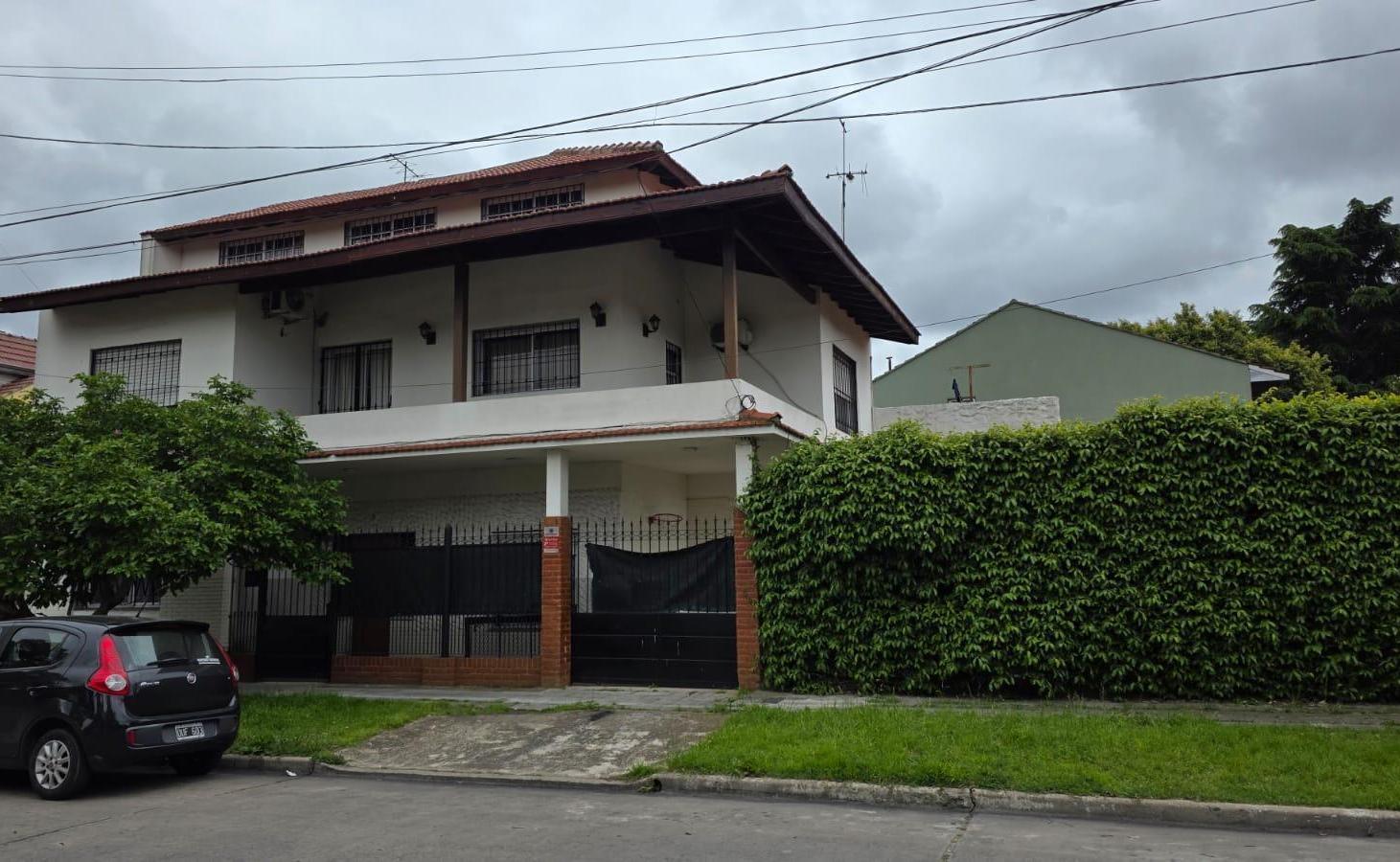 Foto de Casa de 4 dormitorios en Barrio Los Cedros, imagen 2
