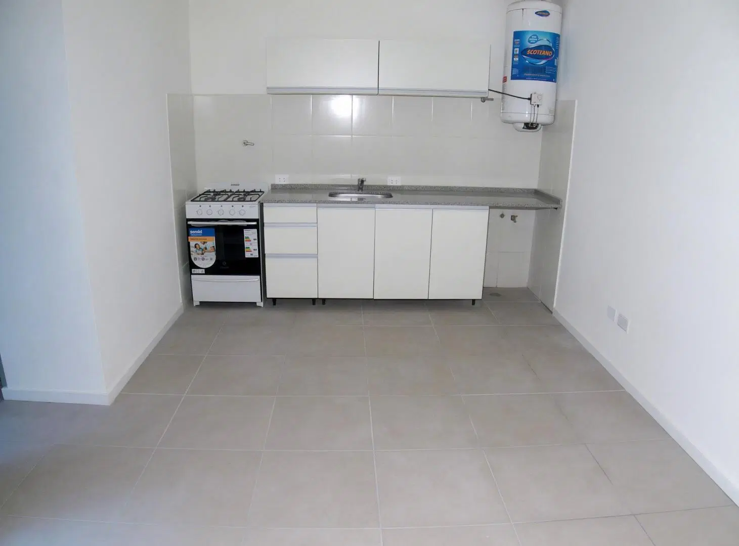 Venta 2 Ambientes por Escalera | 30 m² | Lateral | Muy Luminoso. 1