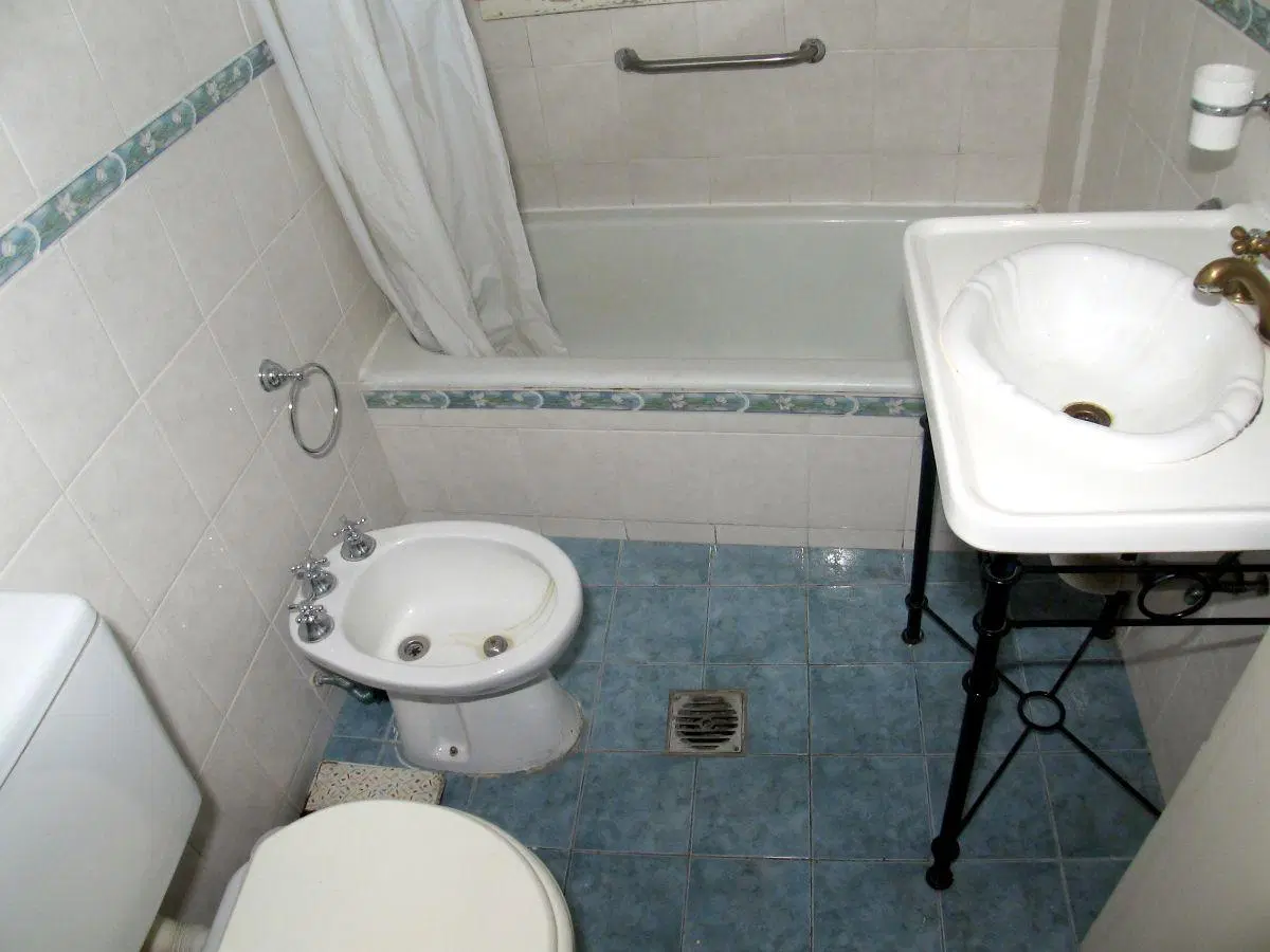 Bajas Expensas | P° 2 por Escalera | Frente | 2 Baños | Balcón. 1