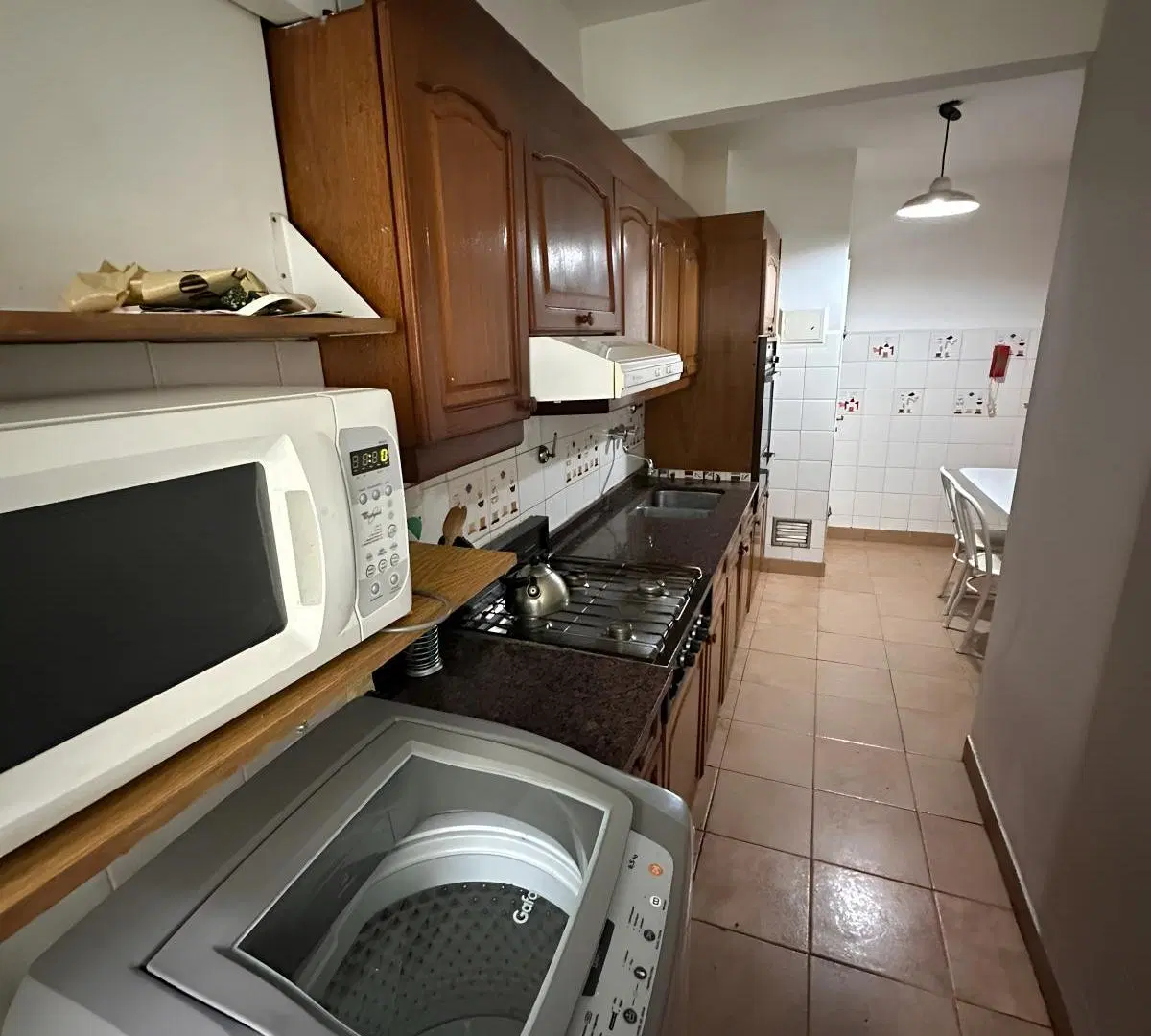 Amoblado | 3 Ambientes | 75 m² | Lateral | 2 Baños | Escritorio | Lavarropas. 4