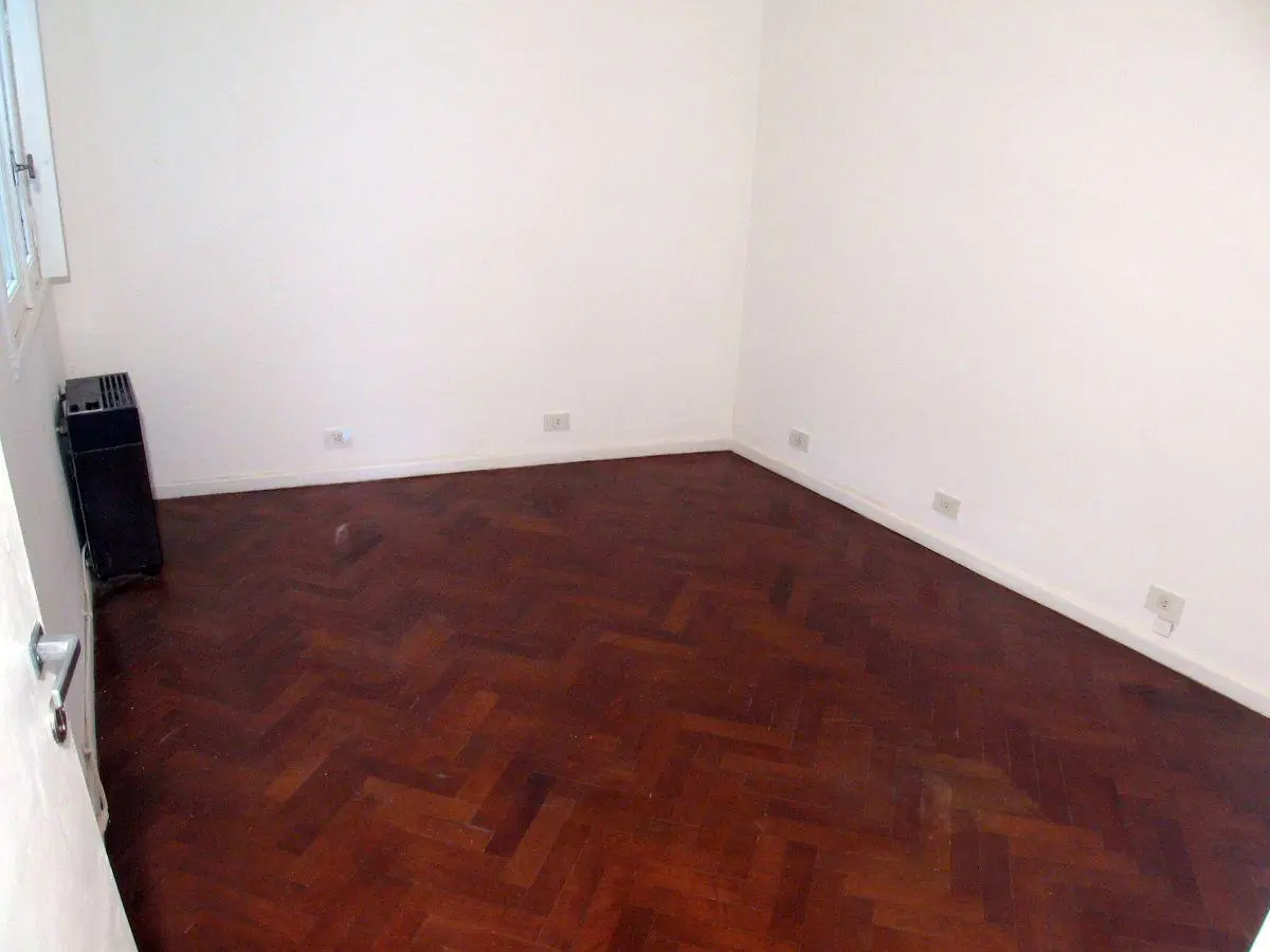 3 Ambientes por Escalera | 49 m2 | Frente | Balcón | Muy Luminoso. 1