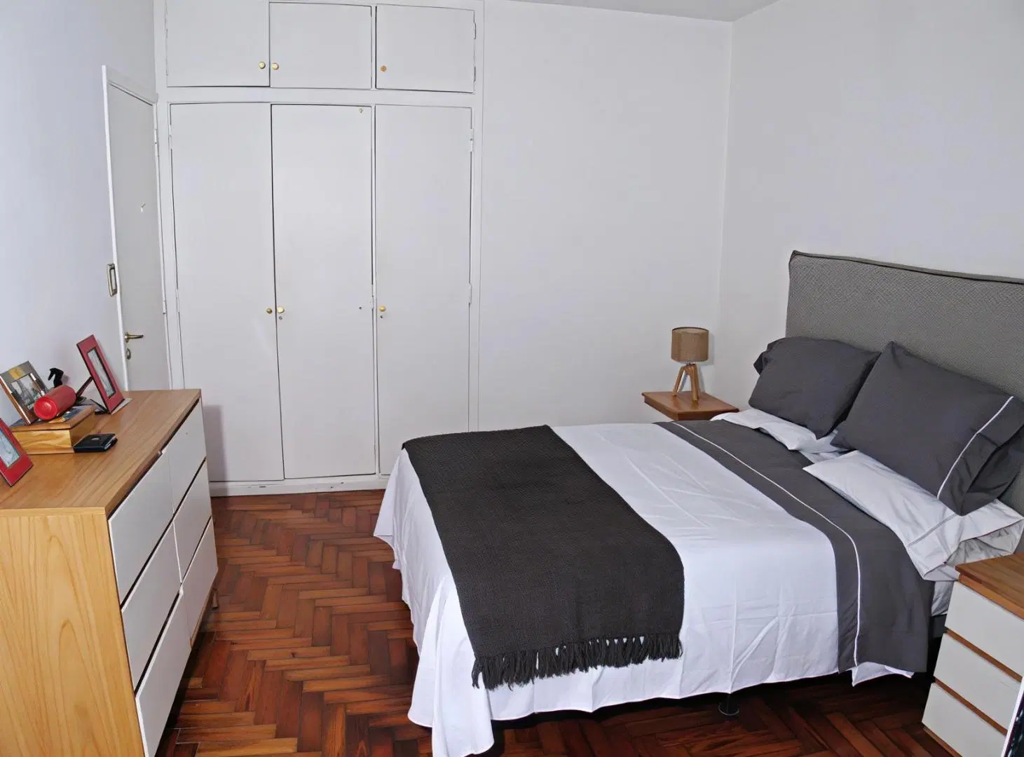 Venta 3 ambientes con Dependencia de servicio | Patio | Quincho y cochera fija cubierta 5