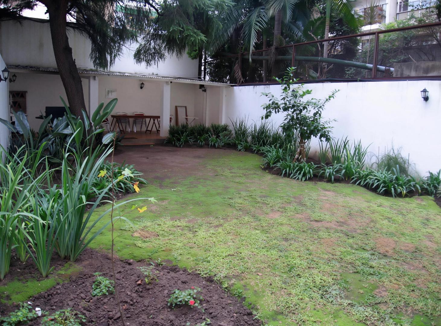 Venta 3 ambientes con Dependencia de servicio | Patio | Quincho y cochera fija cubierta