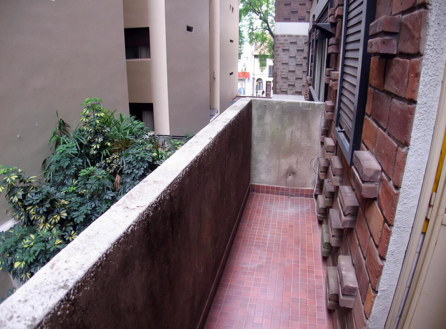 Foto de Venta 3 Ambientes con Dependencia de Servicio | 2 Baños | Balcón | Vigilancia., imagen 2
