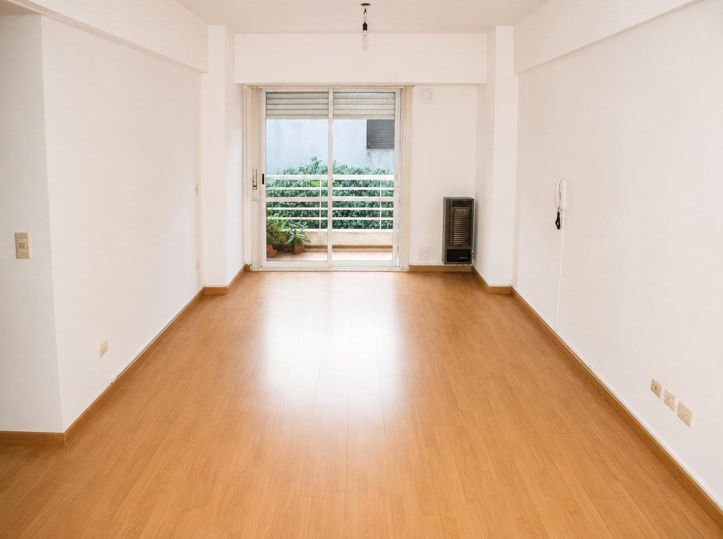 Foto de Alquiler 4 Ambientes | 78 m² | Contrafrente | Balcón Corrido | Muy, imagen 2
