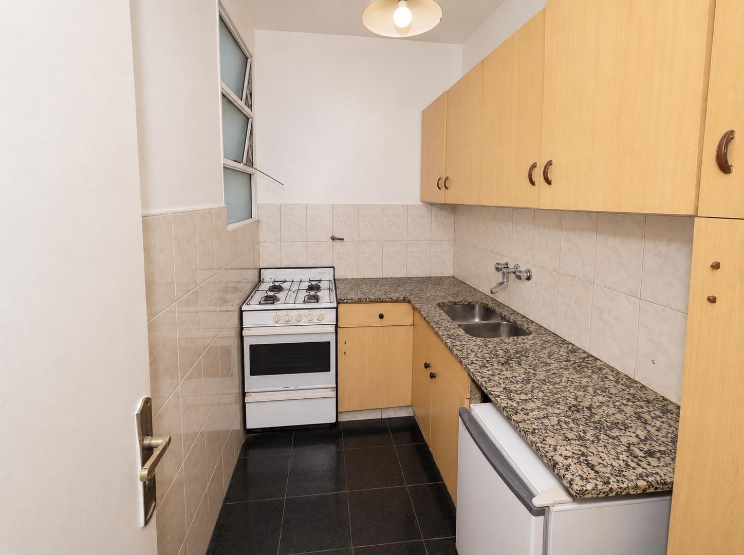 Foto de 2 Ambientes | 47 m² | Recién Pintado | Baño Completo | Pisos Recién, imagen 1