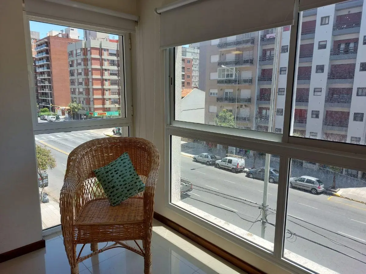 Semipiso al frente dos ambientes con dos baños La Perla Temporada de Invierno 4
