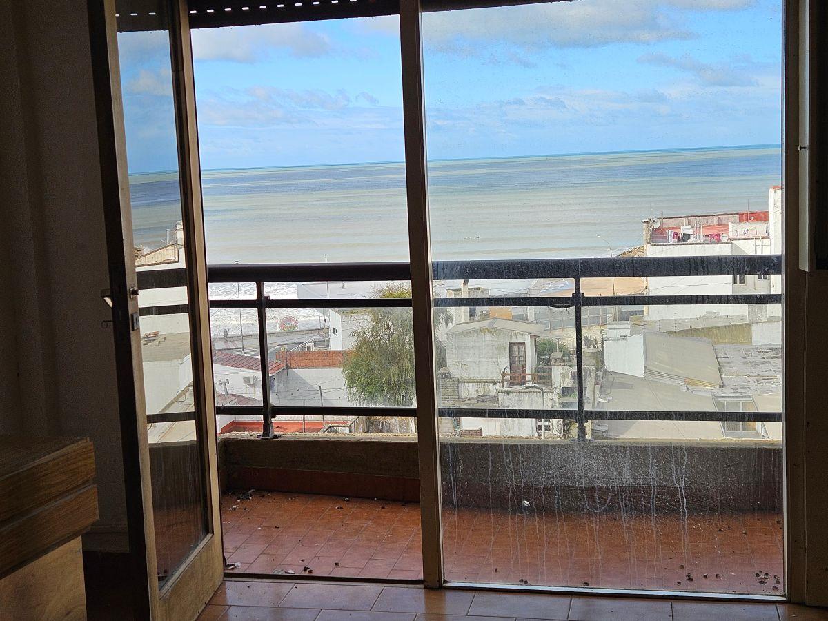 Un ambiente se alquila 24 meses. Amplio vistas al mar La Perla