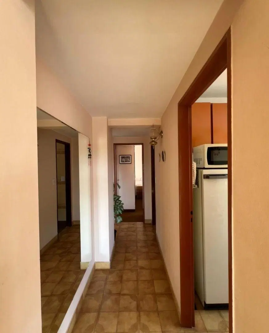 Hermoso dos ambientes La Perla mas espacio de cochera. 5