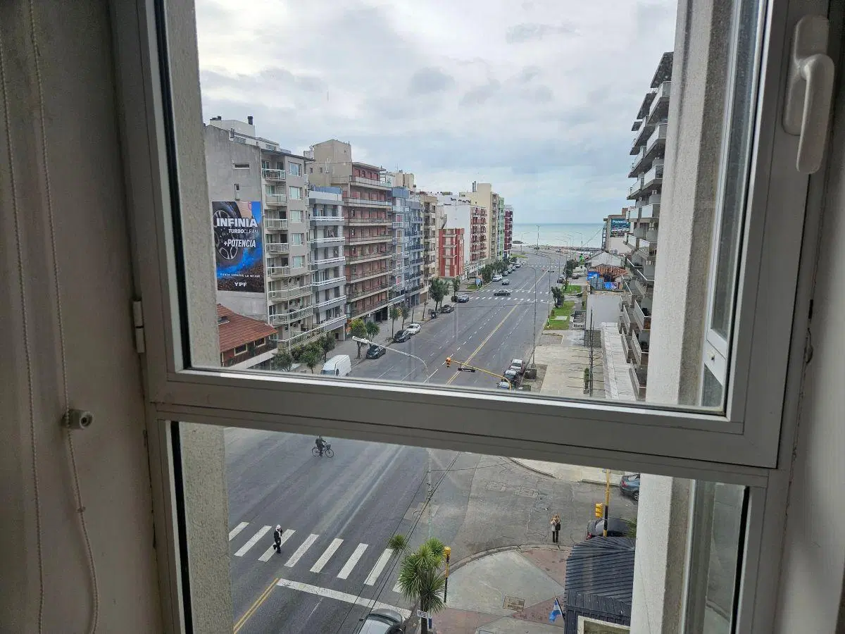 Hermoso y comodo departamento , moderno, ubicado en el corazón de zona La Perla 5