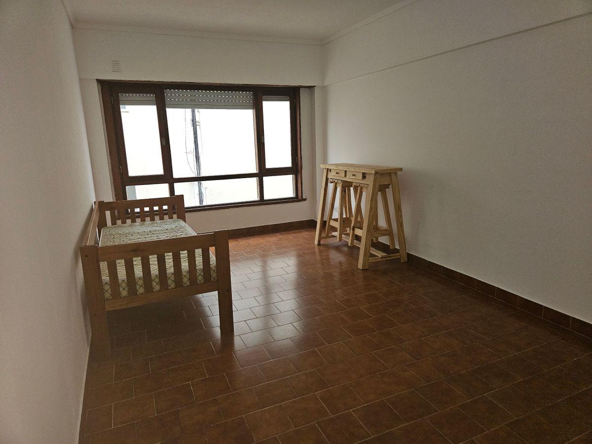 Foto de Se alquila 24 meses. Corazon del barrio La Perla. Dos ambientes ., imagen 1