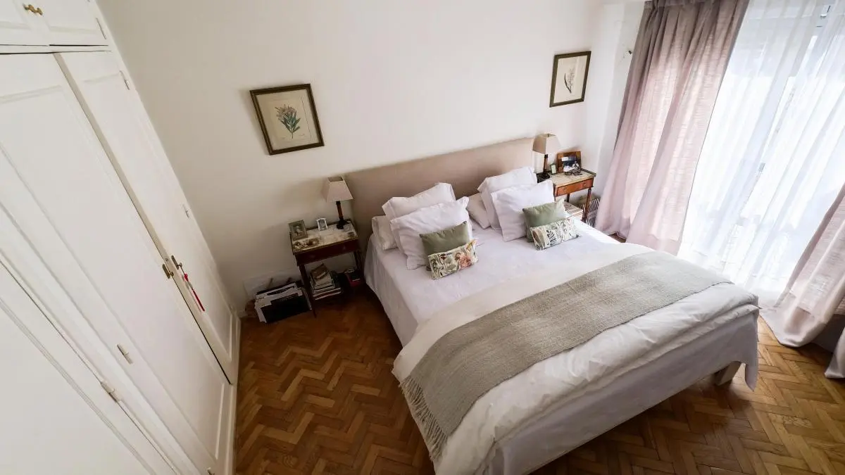 Venta, refaccionado a nuevo!!! cochera, piso alto, super luminoso. 2