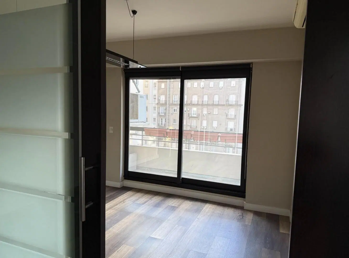 Venta, Oficina en Retiro con amenities. 4
