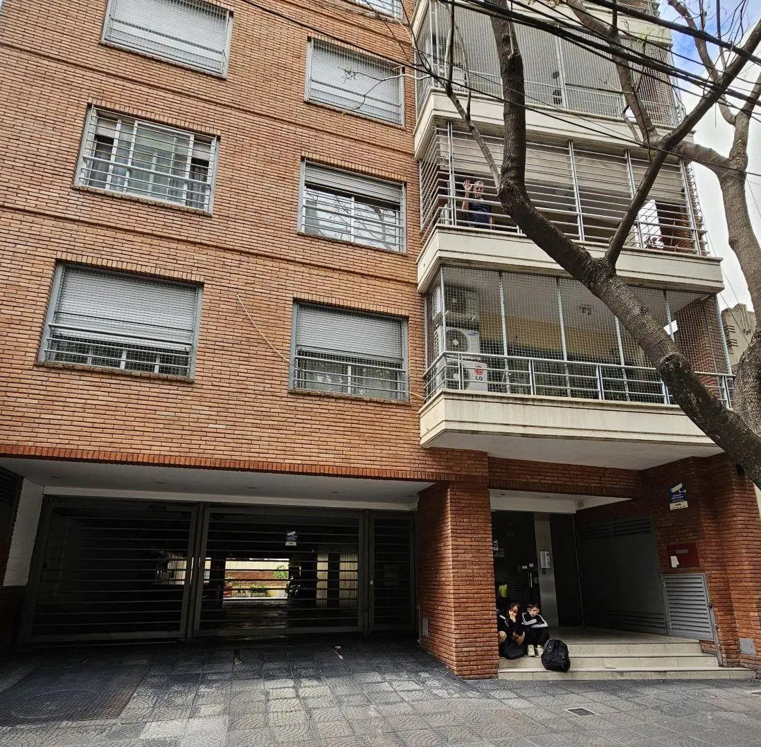 Excelente semipiso de 3 dorm c/dep, terraza, patio y coch. Piscina en PB!! 2