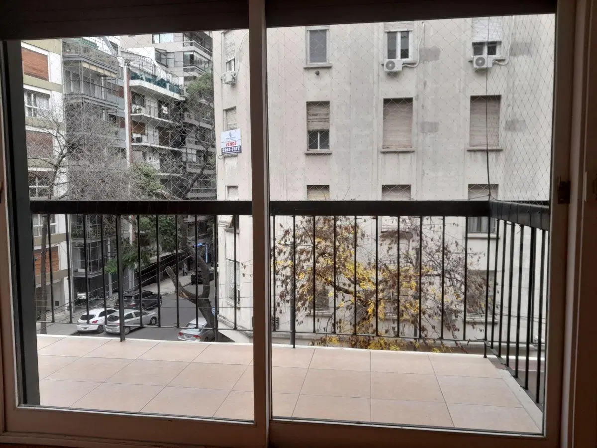 Semipiso reciclado con balcón al frente! 3 dormitorios, cochera 1