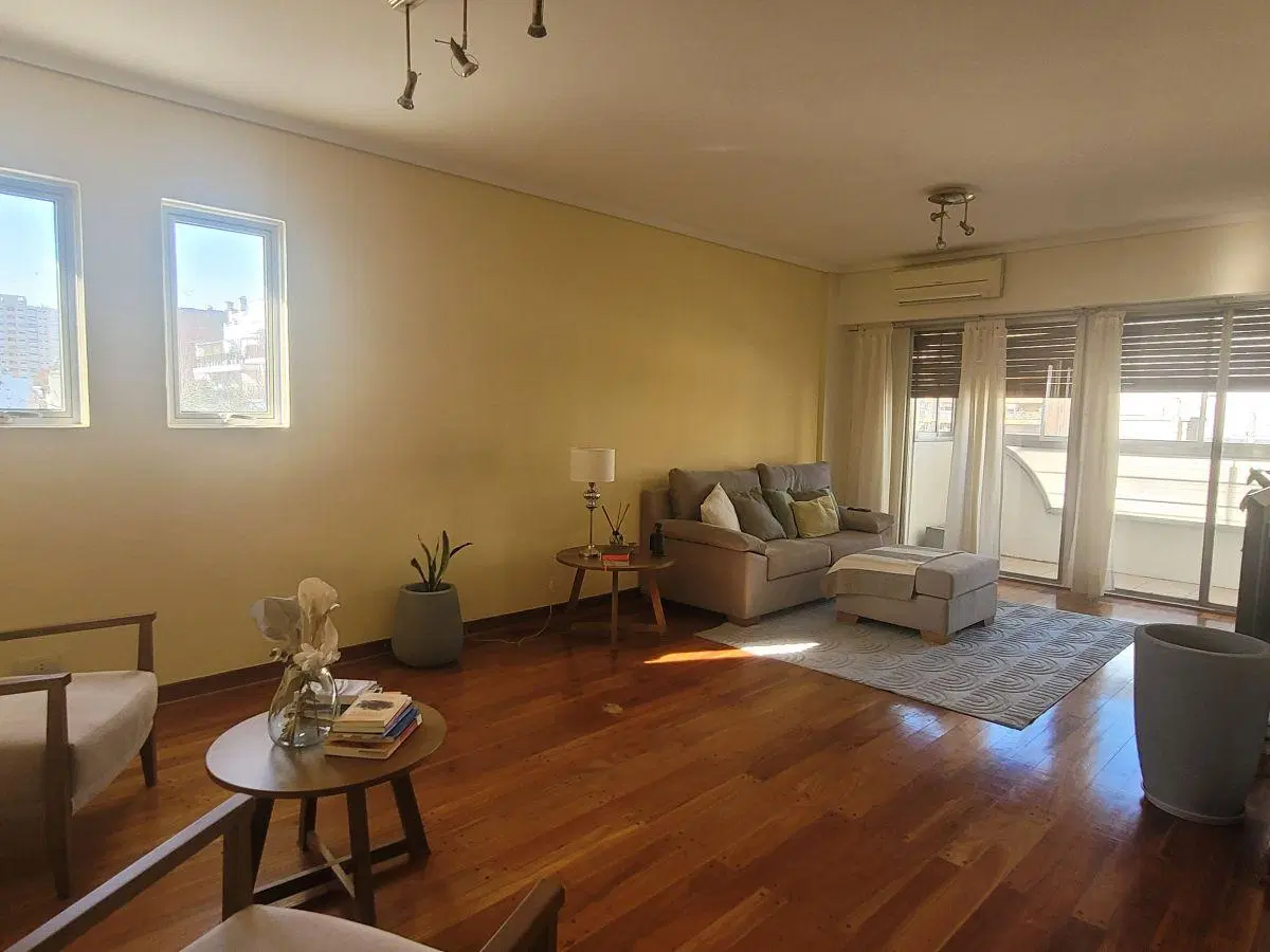 Excelente piso reciclado, de 3 dorm con dep y cochera! 5