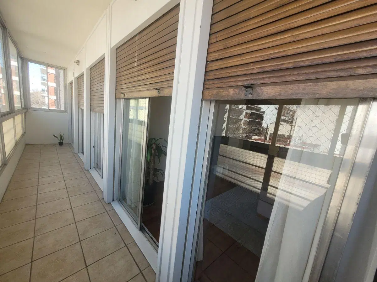 Excelente piso reciclado, de 3 dorm con dep y cochera! 8