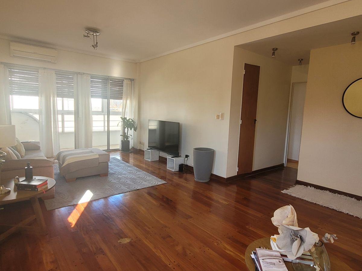 Foto de ..RESERVADO...Excelente piso reciclado, de 3 dorm con dep y cochera!, imagen 1