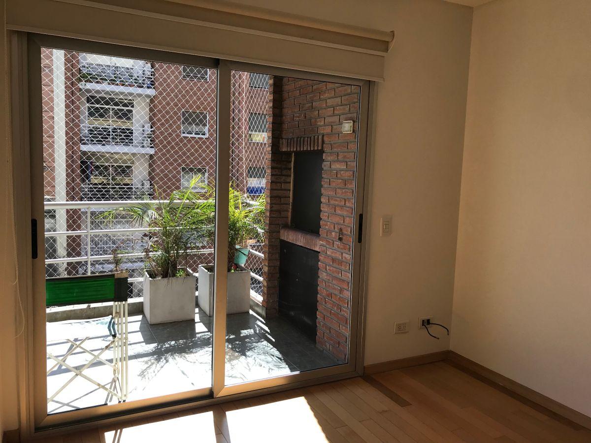 Foto de Hermoso semipiso con parrilla propia y cochera. Edificio con piscina y, imagen 1
