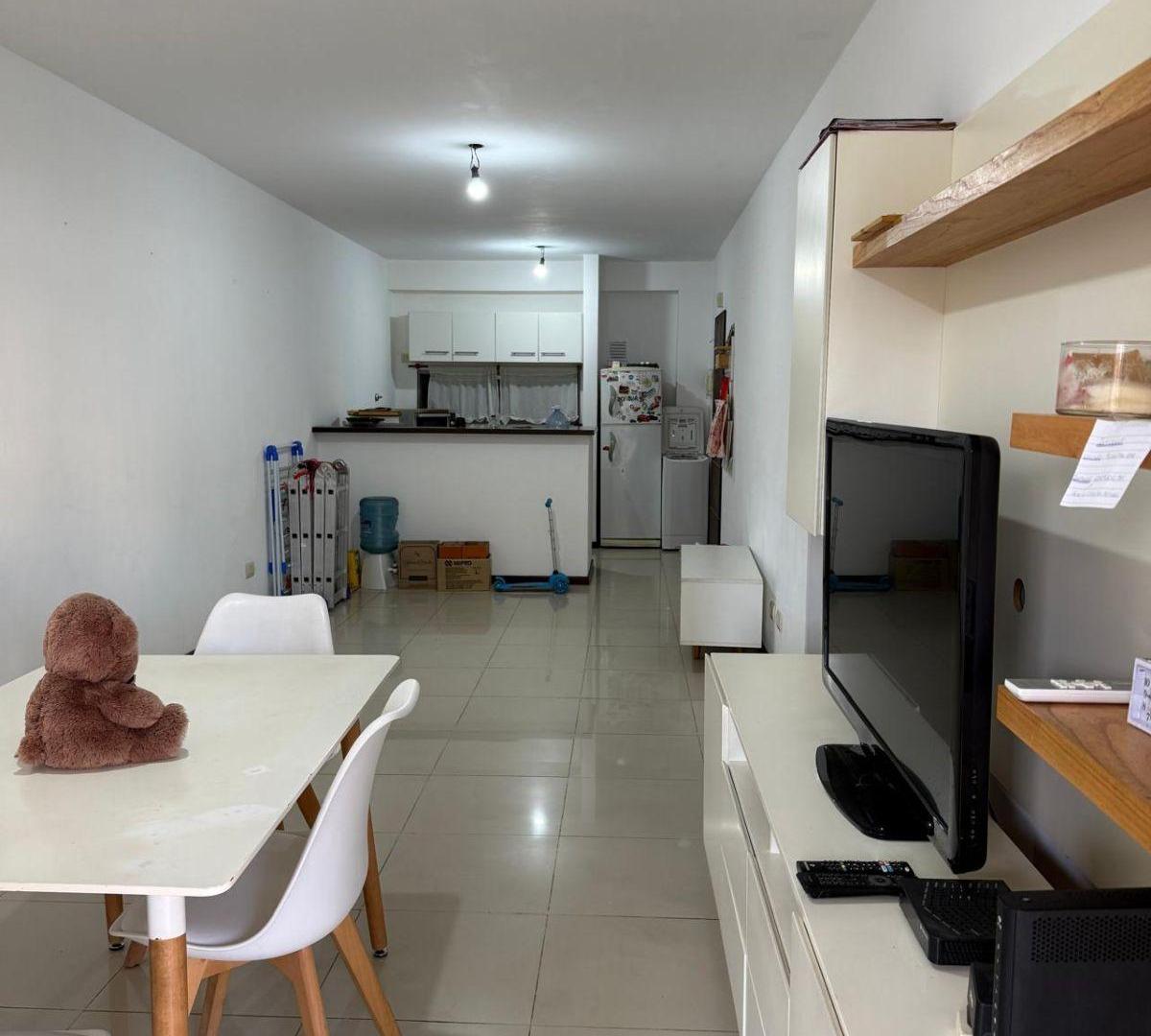 Foto de departamento en alquiler de 2 amb apto profesional en flores cerca del, imagen 1