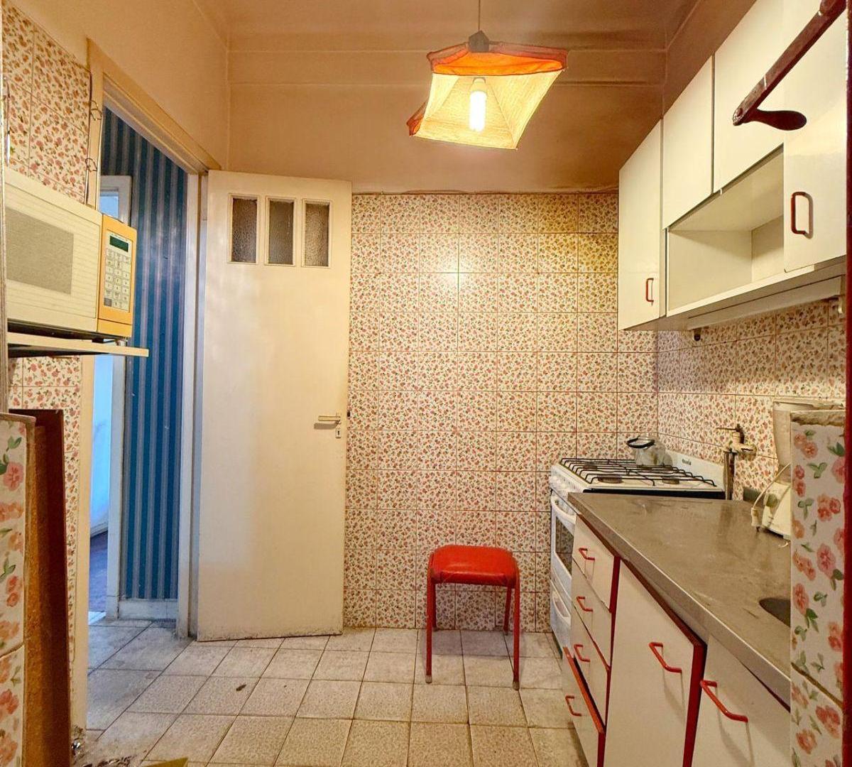 Foto de PH en venta de 3 amb con dependencia en san cristobal cerca de subte, imagen 2