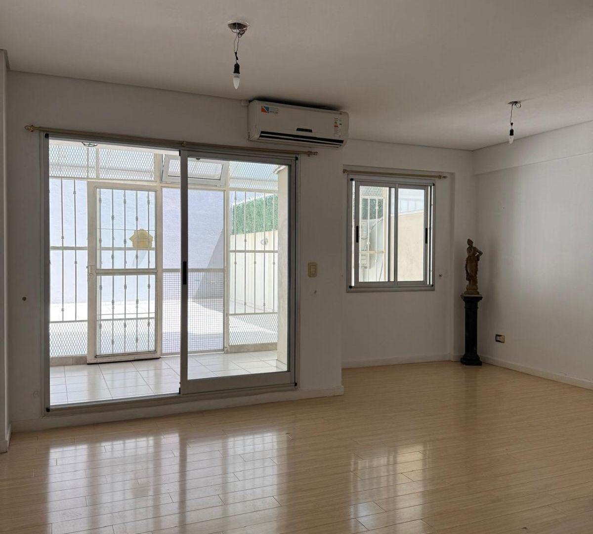 Foto de departamento en venta de 2 y1/2 amb en Caballito flores, imagen 2