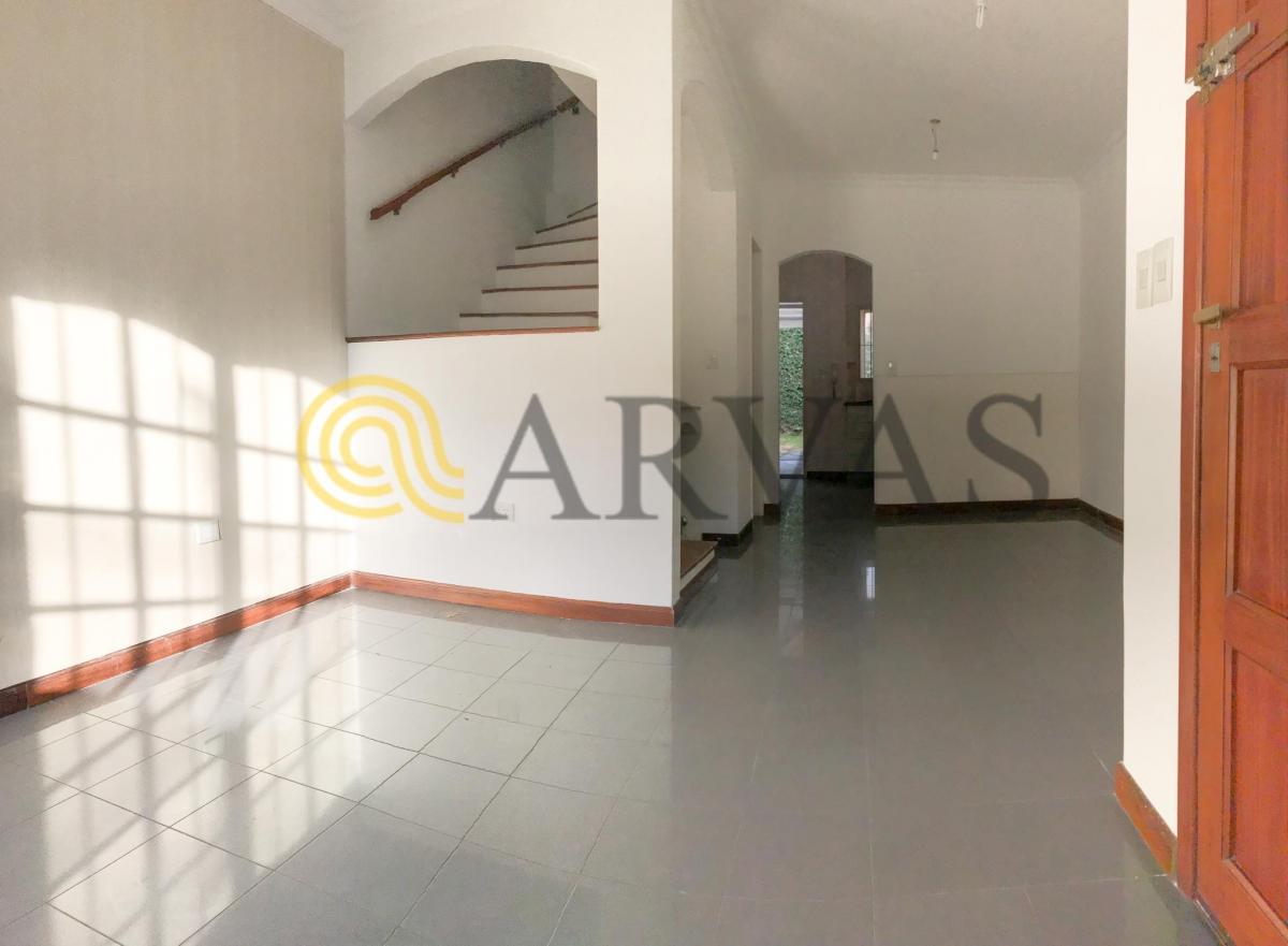 Punta Chica – Triplex Entre Avs 4