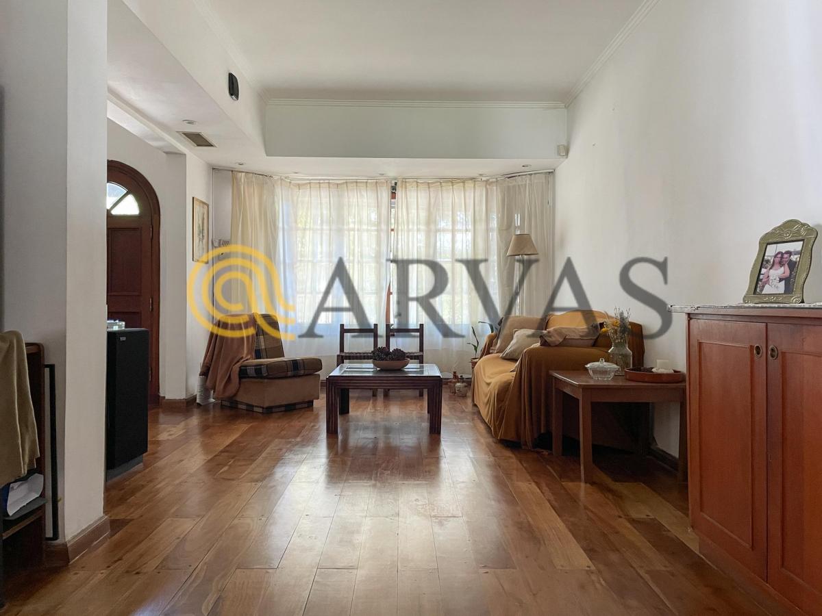 Foto de Casa de 327m2 en Martinez con 4 habitaciones, jardín, pileta, playroom, imagen 2