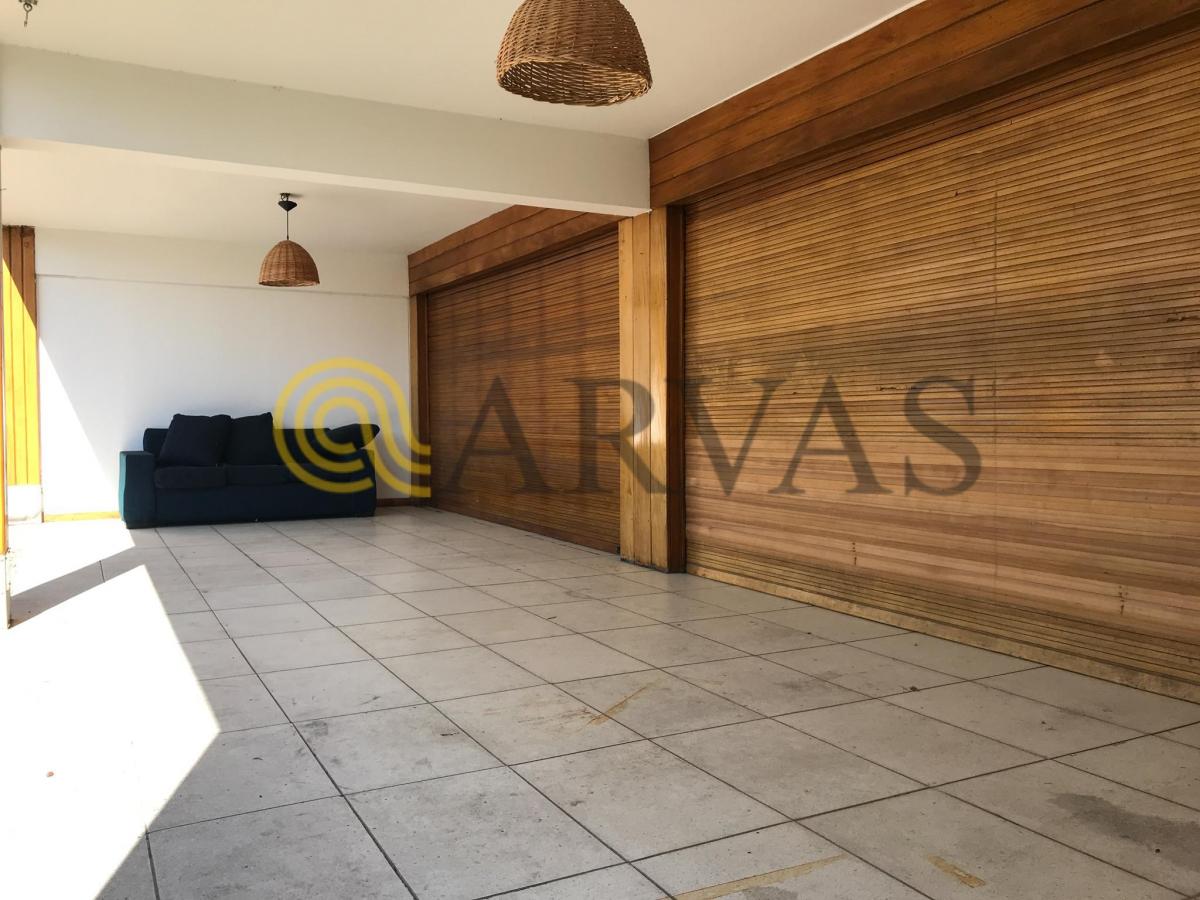 Casa 1367 m² con 3 dormitorios en venta en Punta Chica- playroom