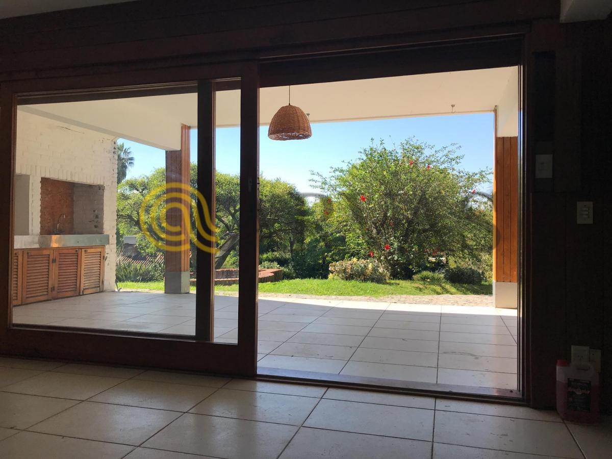 Casa en Punta Chica - 3 Dorm - Playroom - Parque - Pileta 1