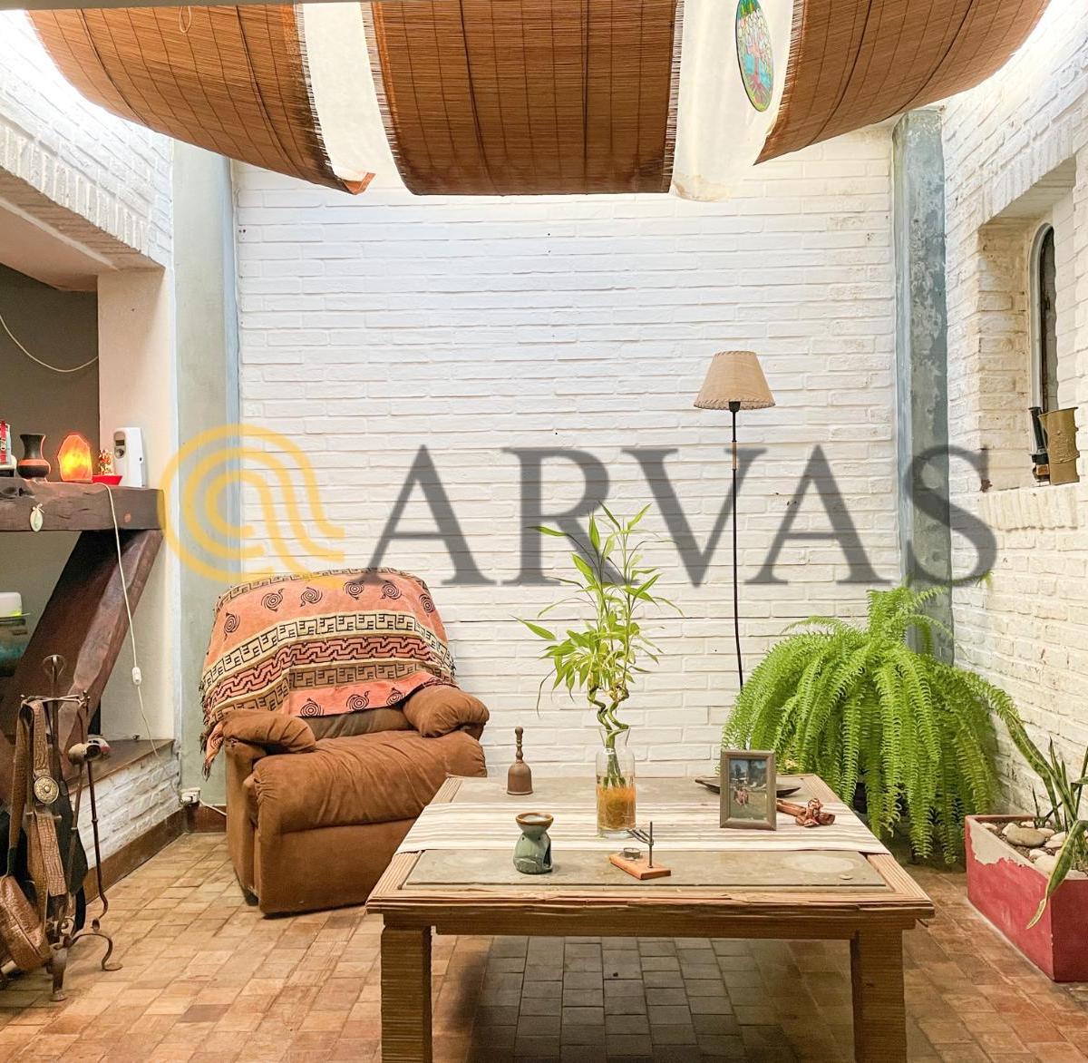 Casa en Beccar - 3 Dorm - con Gran Jardín y Pileta - 300 m² 5