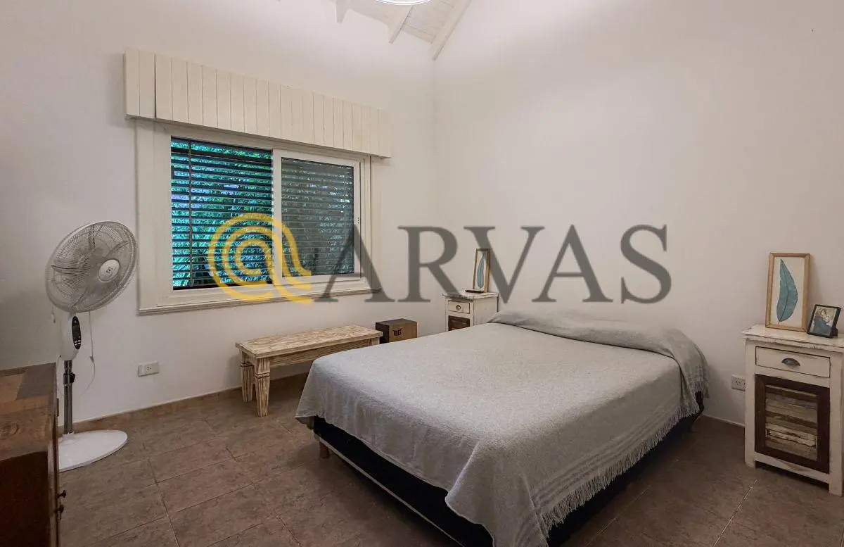 Casa de 3 dorm en Beccar - Jardín - Quincho - Pileta - Amueblada 8