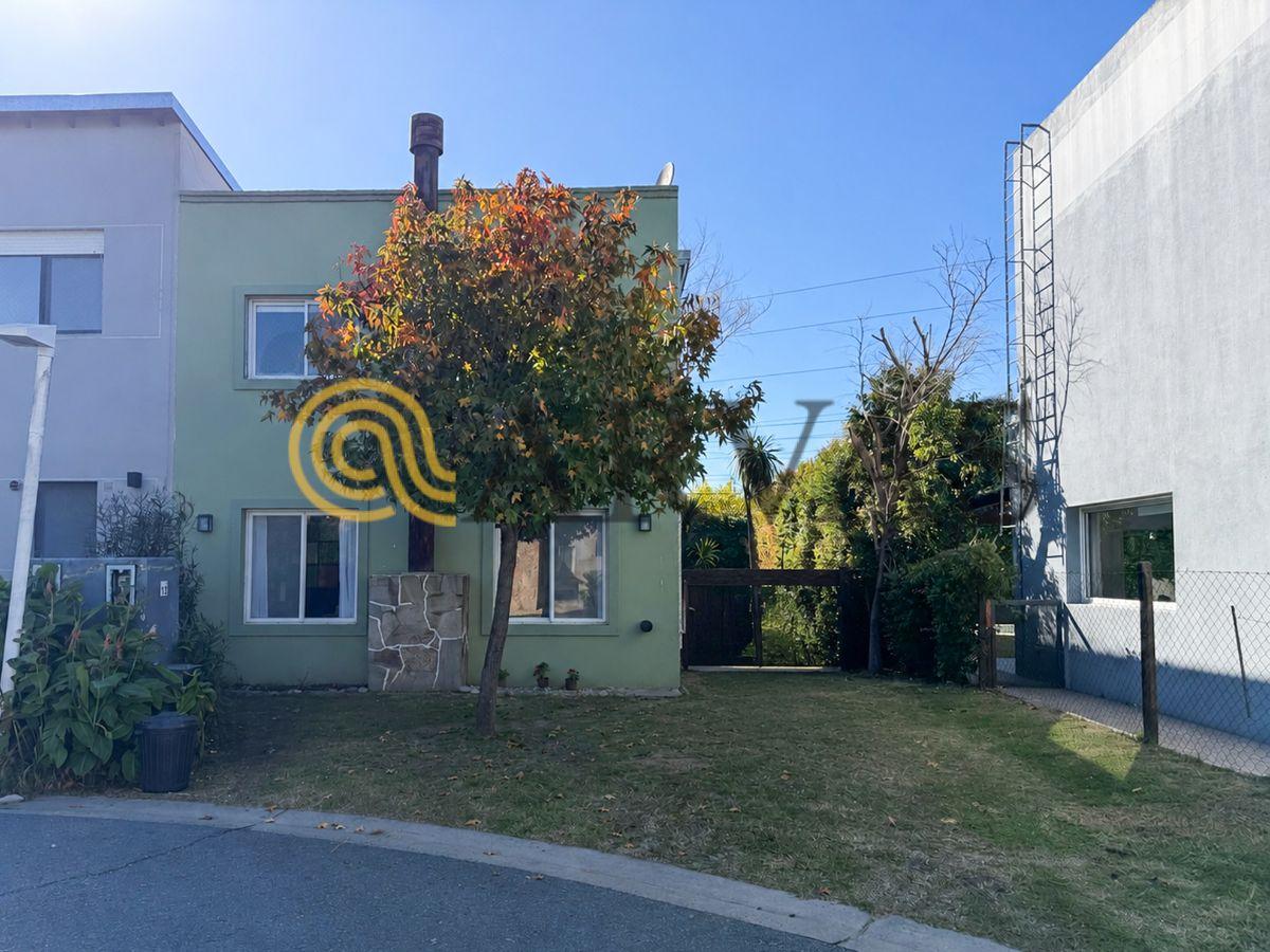 Casa de 3 dorm en Beccar - Bº Claridad - jardín - pileta - seguridad las 24hs. - 249m2