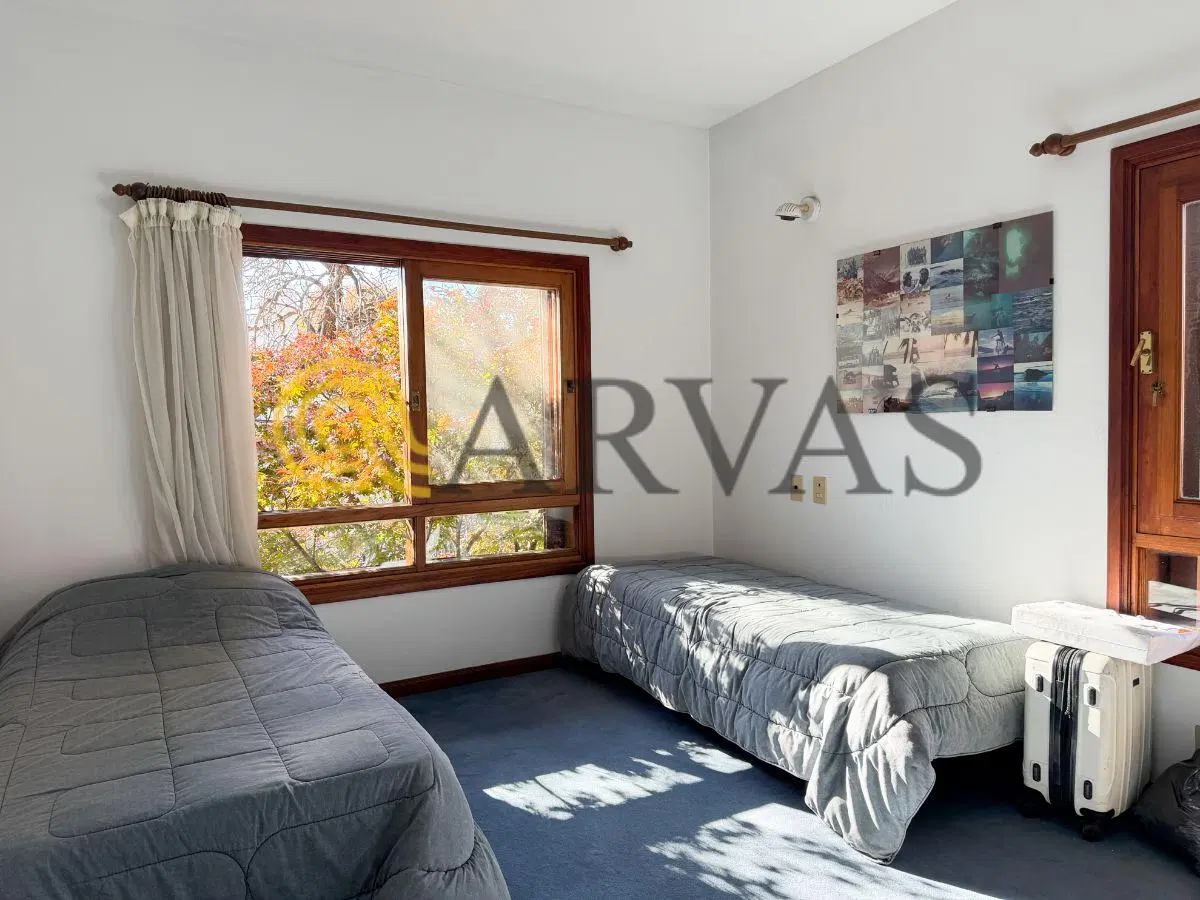 Casa en Martinez - 417 m2 - 4 dorm - 6 amb - parque y pileta 3